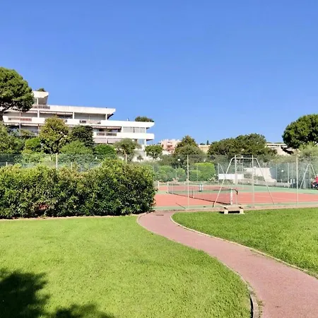 Апартаменты Nice 23m - With Pool Tennis Антиб